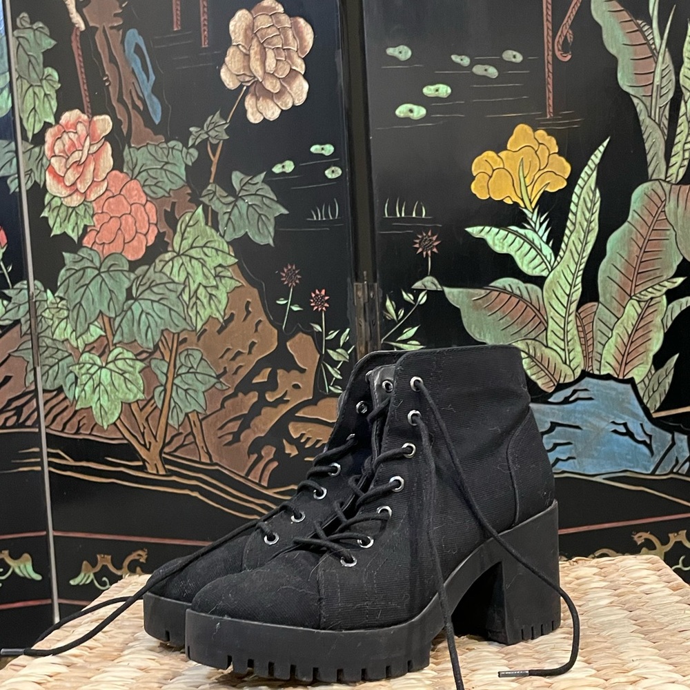 Forever 21 lace up canvas bootie